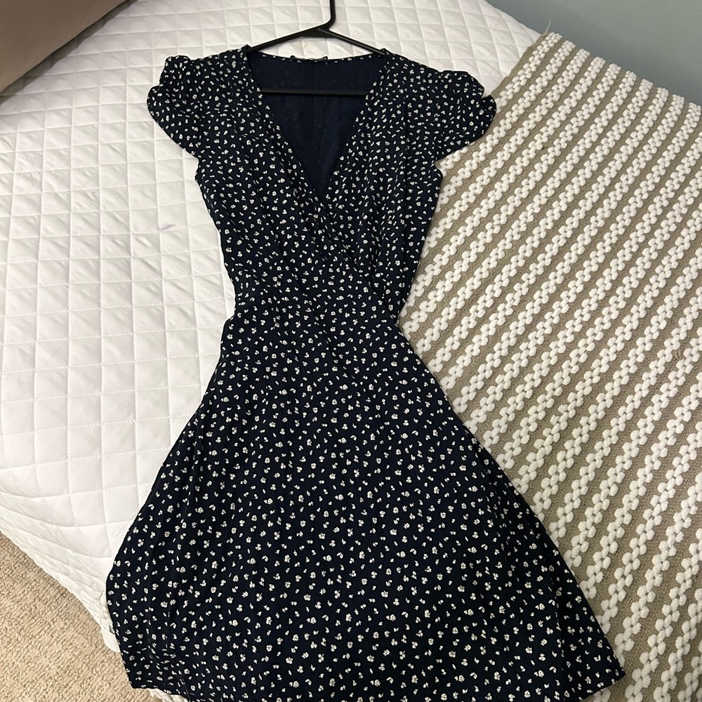 Brandy Melville floral tie dress